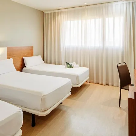 세르코텔 시우타트 데 몬트카다 호텔 4*